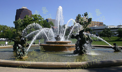 Sculpture fountain 020