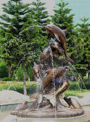 Interesting fountain 007